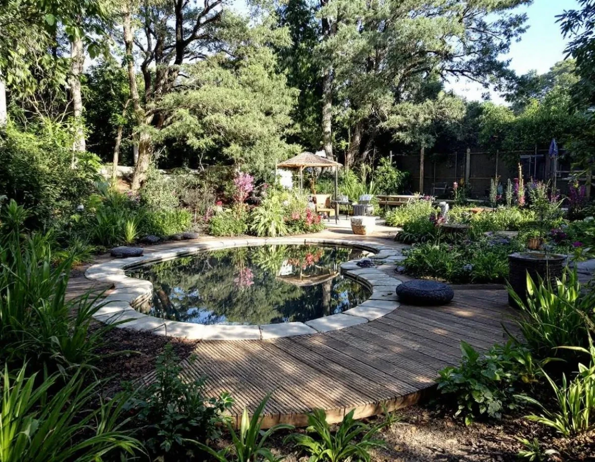 Piscine Hors Sol en Bois : La Tendance Écologique Conquiert les Jardins du Sud